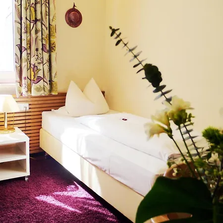 Hotel Grader